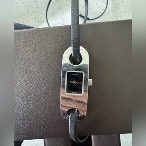Gucci Black and Silver Leather Strap Wrap Watch with box
